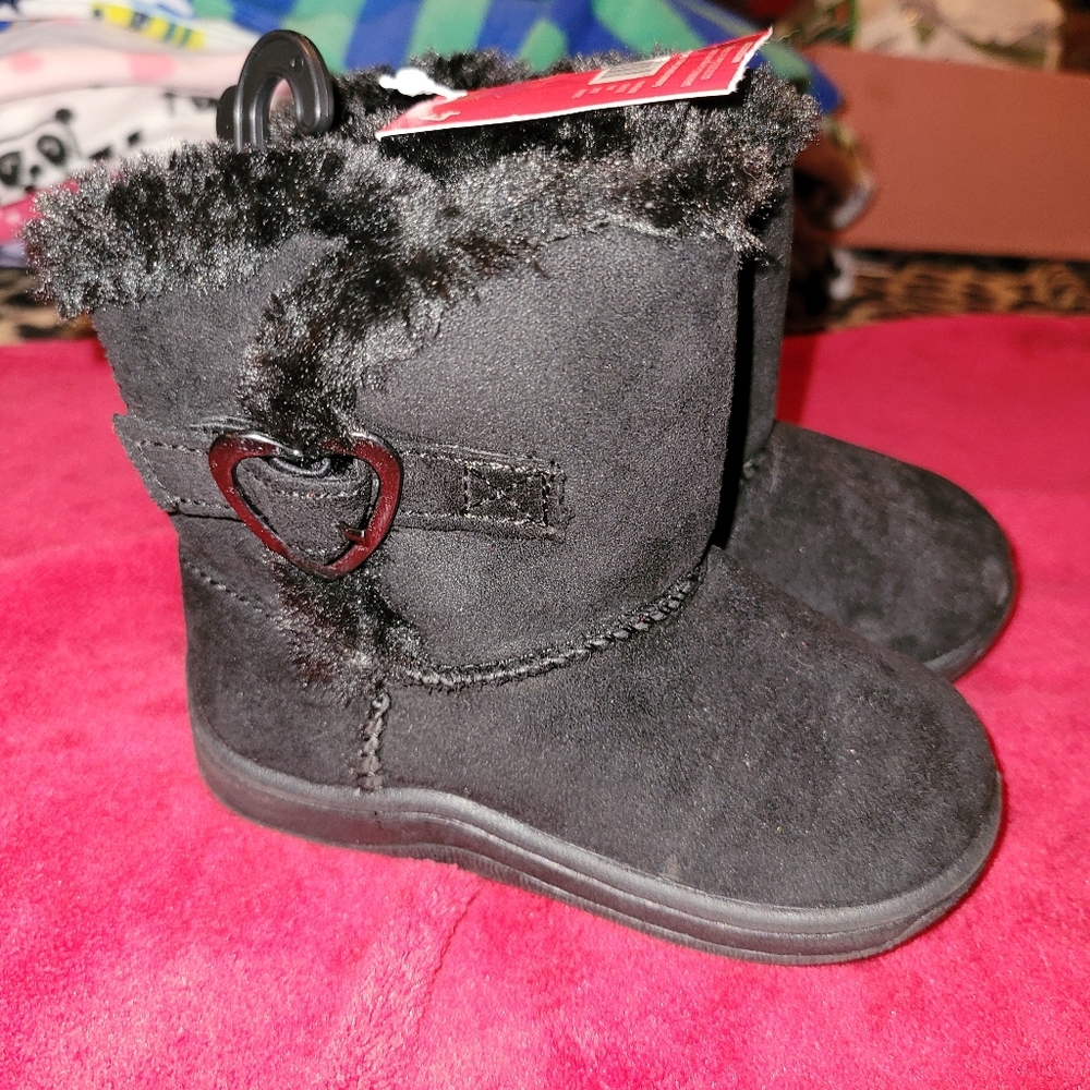 Infant girl black boots,Garanimals size 4.Suede with a metal heart on the side